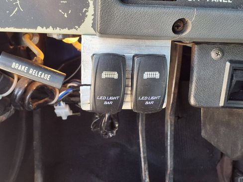 Used 1994 Jeep Wrangler S AWD/4WD image 21