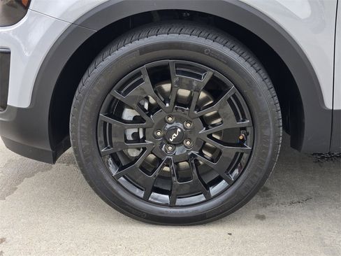 Certified 2022 Kia Telluride SX w/ SX Prestige Package image 17