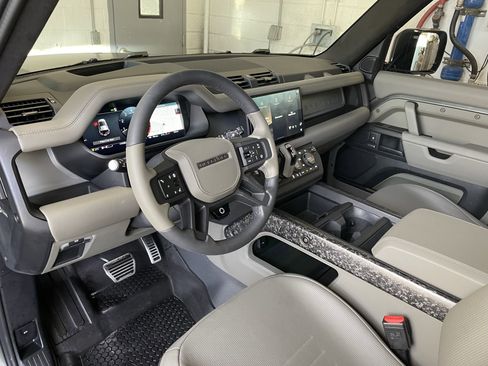 Certified 2025 Land Rover Defender 110 image 13