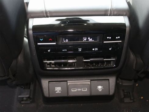 Used 2022 Acura MDX SH-AWD w/ Advance Package image 14