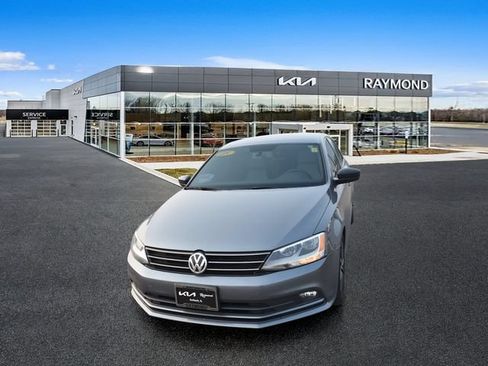 Used 2015 Volkswagen Jetta Sport FWD image 7