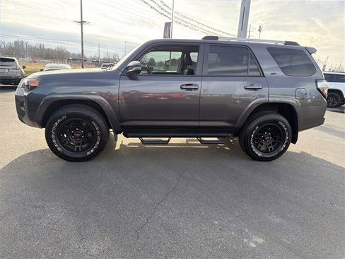 Used 2022 Toyota 4Runner SR5 Premium w/ Moonroof Package image 8