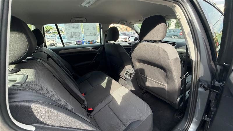 Used 2016 Volkswagen Golf S FWD image 9