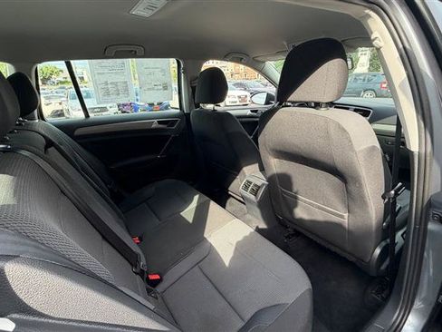 Used 2016 Volkswagen Golf S FWD image 9