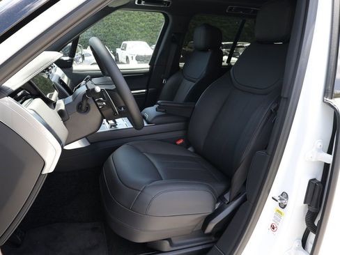 Used 2025 Land Rover Range Rover SE AWD/4WD image 19