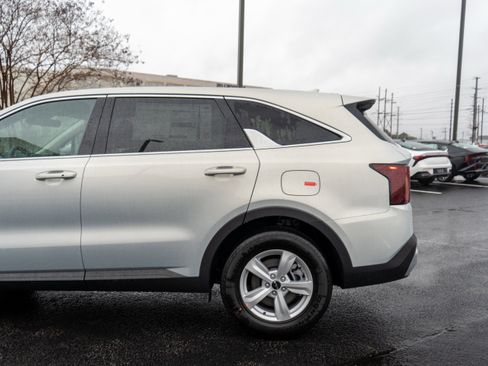 New 2026 Kia Sorento LX image 6