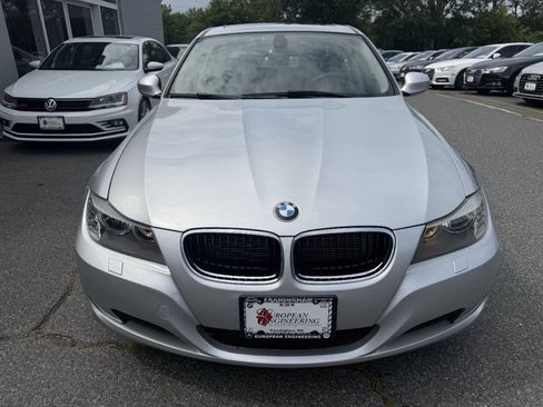 Used 2011 BMW 328i xDrive Sedan AWD/4WD image 2