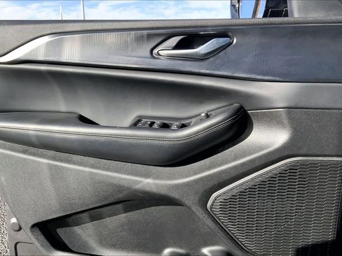 Used 2024 Jeep Grand Cherokee L Altitude AWD/4WD image 22