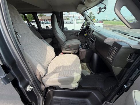 Used 2017 Chevrolet Express 3500 LT w/ LT Preferred Equipment Group RWD image 10