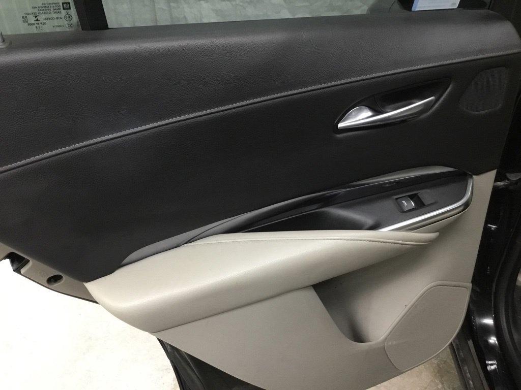 Used 2019 Cadillac XT4 Luxury w/ Cold Weather Package AWD/4WD image 27