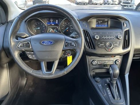 Used 2018 Ford Focus SE w/ Cold Weather Package image 13