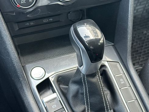 Used 2022 Volkswagen Tiguan S FWD image 22