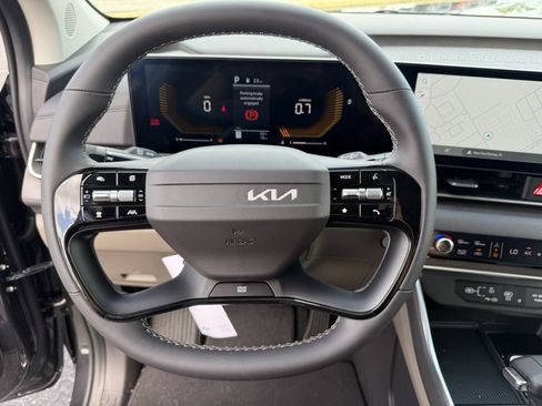 New 2027 Kia Carnival EX FWD image 37