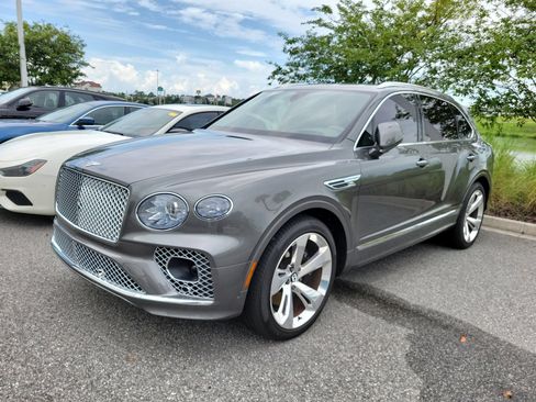 Certified 2023 Bentley Bentayga Plug-In Hybrid AWD/4WD image 3