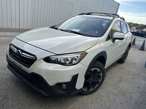 Certified 2021 Subaru Crosstrek 2.0i Premium w/ Moonroof Package AWD/4WD image 1