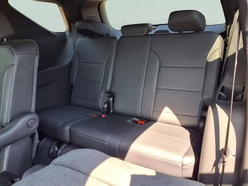 Used 2024 Chevrolet Traverse LT w/ Trailering Package FWD image 22