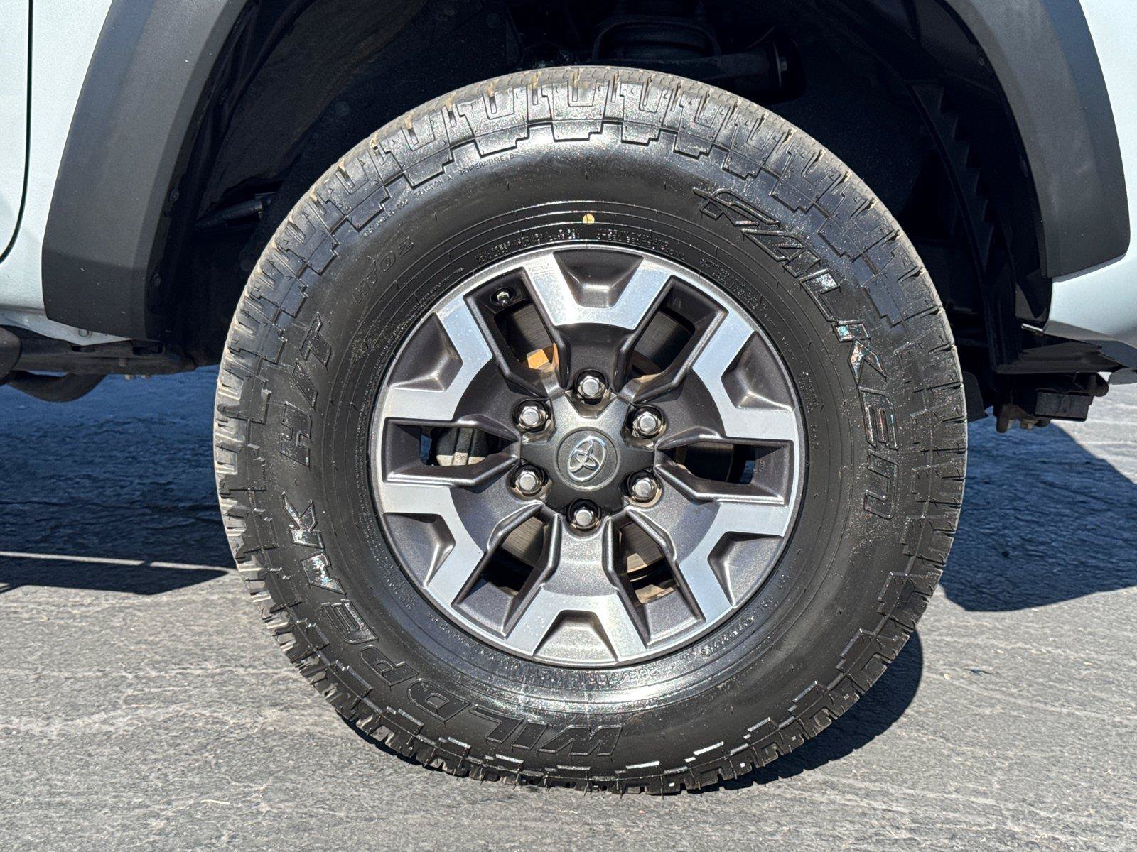 Used 2020 Toyota Tacoma TRD Off-Road w/ Technology Package AWD/4WD image 6