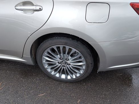 Used 2016 Toyota Avalon Limited image 14