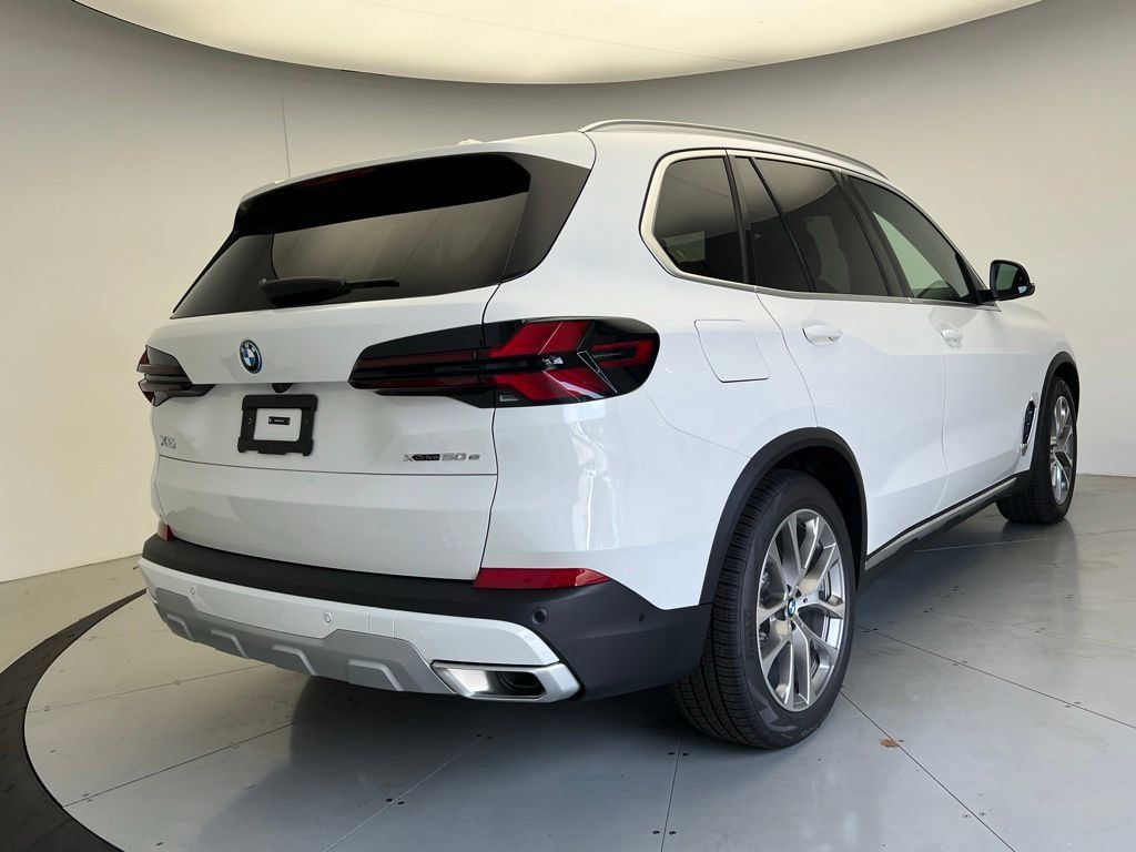 Used 2026 BMW X5 xDrive50e w/ Premium Package AWD/4WD image 3