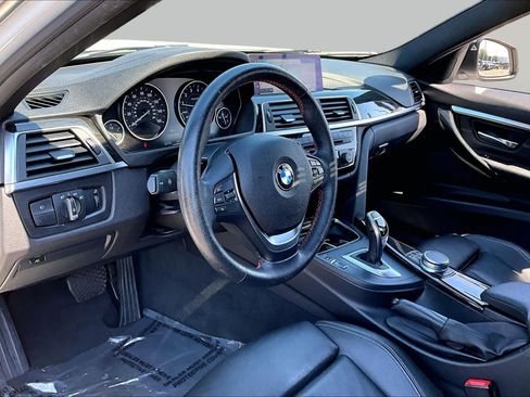 Used 2018 BMW 330i Sedan w/ Convenience Package RWD image 17