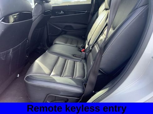 Used 2016 Kia Sorento SX w/ SXL Technology Package image 8