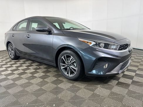 Used 2023 Kia Forte LXS w/ LXS Technology Package image 2