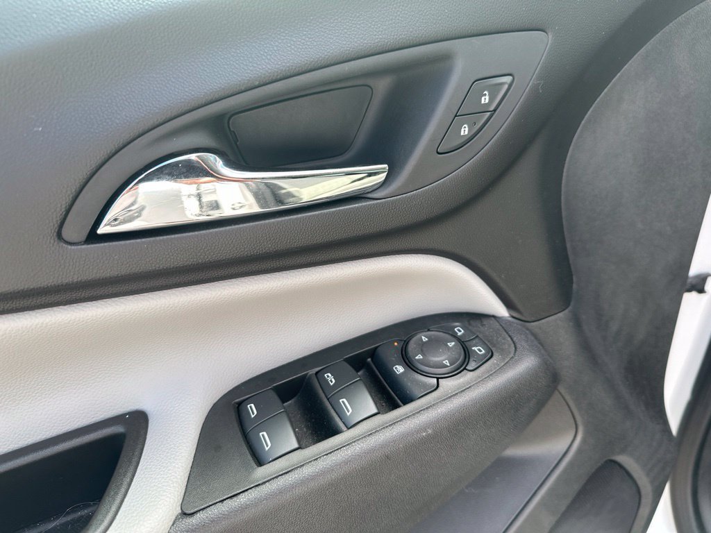 Used 2024 Chevrolet Equinox LT FWD image 15
