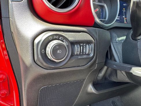 Used 2019 Jeep Wrangler Unlimited Rubicon AWD/4WD image 13