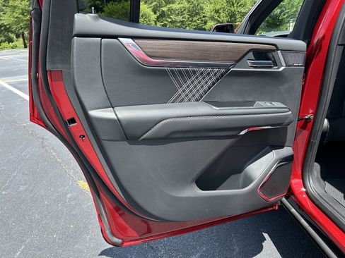 New 2025 GMC Acadia Denali w/ Super Cruise Package image 57