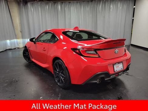 Used 2025 Toyota GR86 Premium w/ ALL Weather Mat Package (TMS) RWD image 6