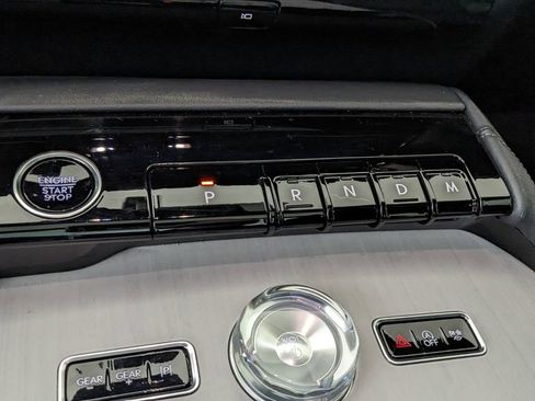 Used 2025 Lincoln Navigator Reserve w/ Jet Appearance Package AWD/4WD image 32