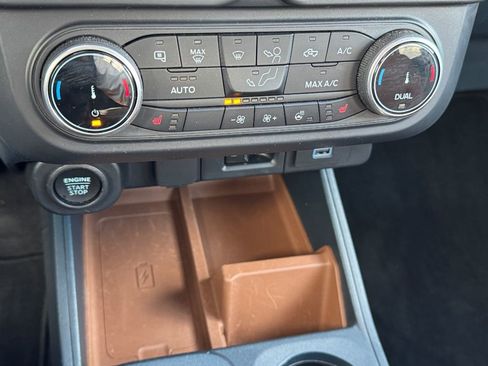 Used 2022 Ford Maverick Lariat w/ Lariat Luxury Package image 17