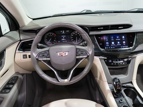 Used 2020 Cadillac XT6 Premium Luxury w/ LPO, Floor Liner Package AWD/4WD image 11