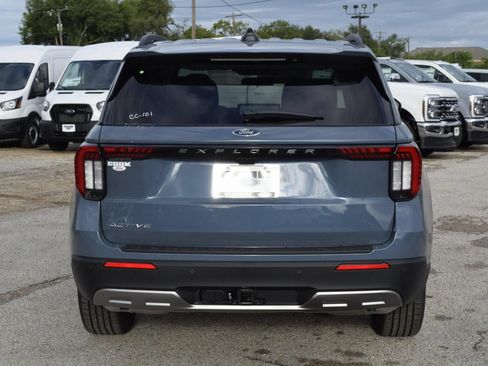 New 2026 Ford Explorer Active w/ Active Comfort Package RWD image 5