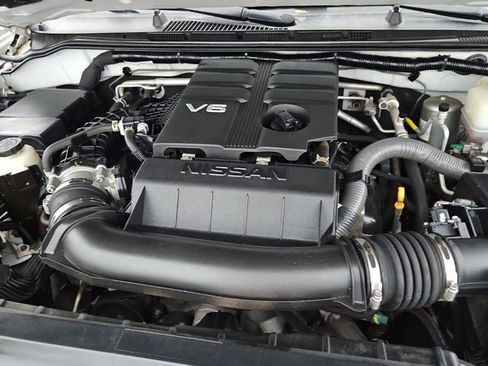 Used 2020 Nissan Frontier SV w/ Midnight Edition Floor Mats image 24