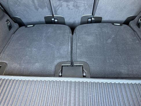 Used 2025 Volvo XC90 B6 Core w/ Protection Package Premier image 16