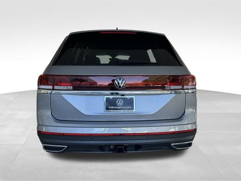 New 2026 Volkswagen Atlas SE FWD image 4