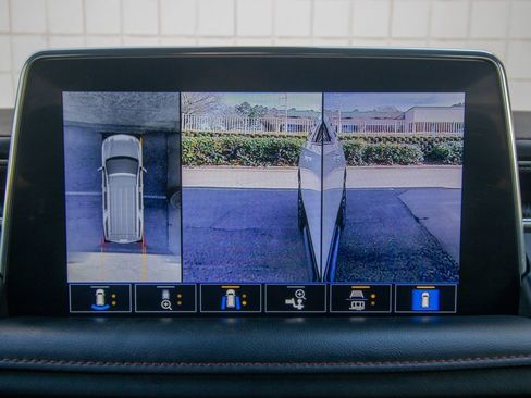 Used 2021 Chevrolet Suburban RST w/ Luxury Package image 34