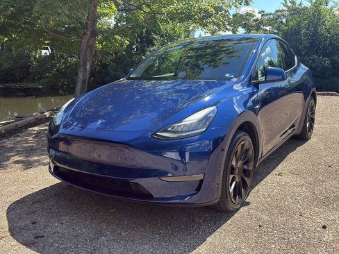 Used 2021 Tesla Model Y Long Range AWD/4WD image 11