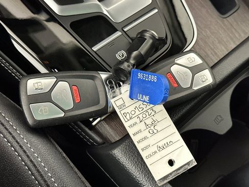 Used 2023 Audi Q5 e Premium Plus w/ Premium Plus Package image 23
