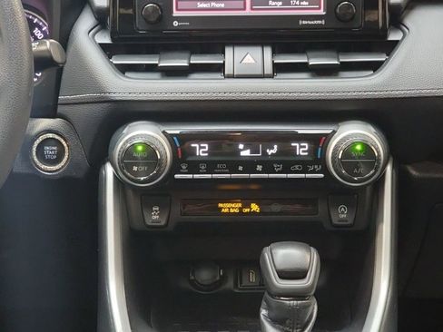 Used 2021 Toyota RAV4 XLE w/ Convenience Package image 16