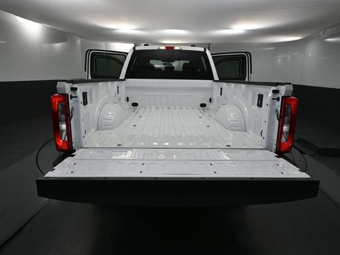 Used 2023 Ford F350 XLT w/ FX4 Off-Road Package image 39