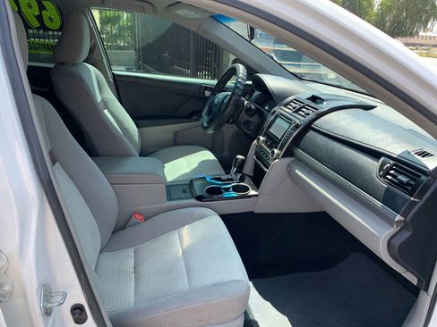 Used 2012 Toyota Camry LE FWD image 11