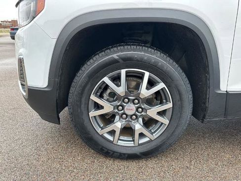 Used 2023 GMC Acadia SLT image 16