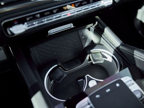 Used 2024 Mercedes-Benz Maybach GLS 600 4MATIC image 57