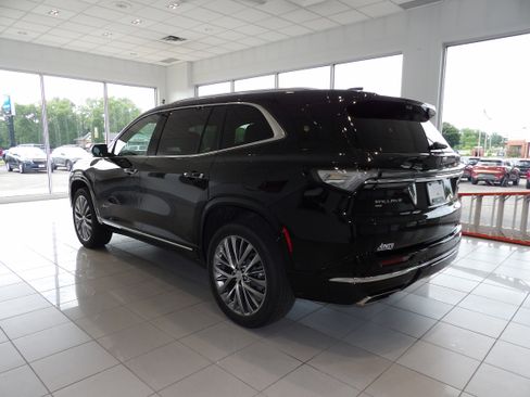 Used 2025 Buick Enclave Avenir w/ Super Cruise Package image 4