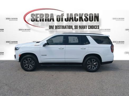 Used 2022 Chevrolet Tahoe Z71 w/ Luxury Package AWD/4WD image 5