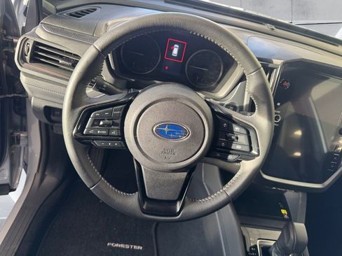 Used 2025 Subaru Forester Premium image 9