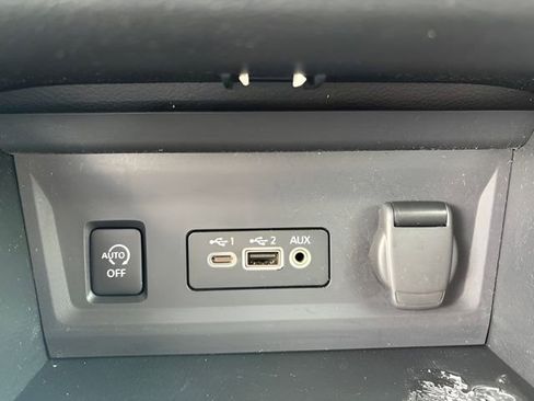 Used 2024 Nissan Sentra SR FWD image 26