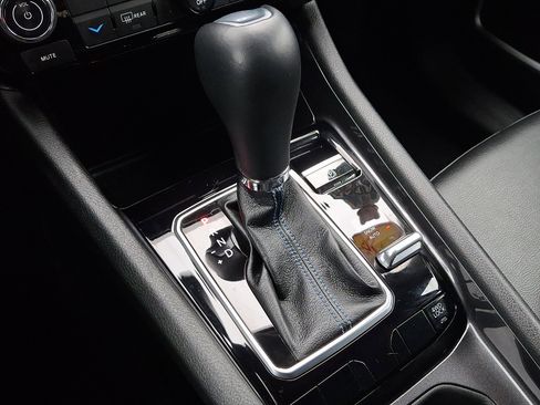 Used 2022 Jeep Compass Latitude image 15